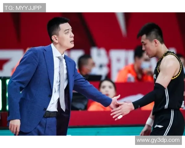 业余队22人挑战职业队11人精彩对决引发热议谁能胜出成焦点 业余队22人挑战职业队11人精彩对决引发热议谁能胜出成焦点